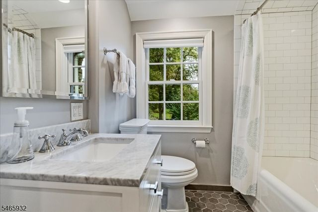 45 West Rd, Millburn Twp., NJ 07078