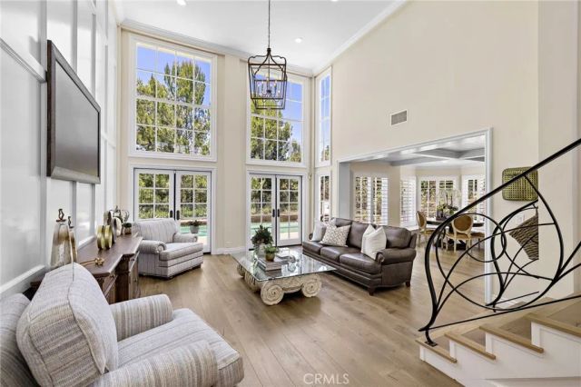 5603 E Crest De Ville, Orange, CA 92867