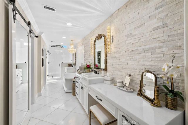 5603 E Crest De Ville, Orange, CA 92867