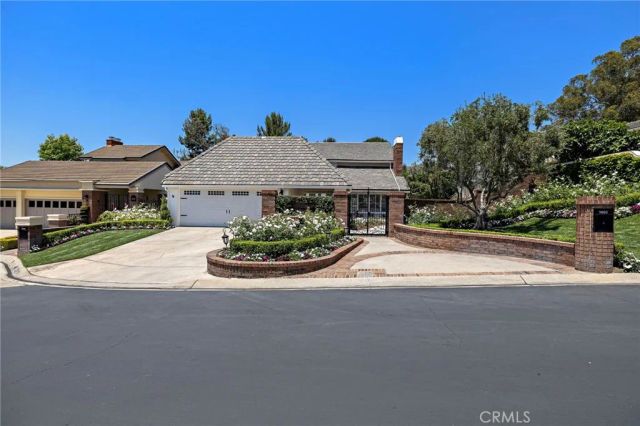 5603 E Crest De Ville, Orange, CA 92867