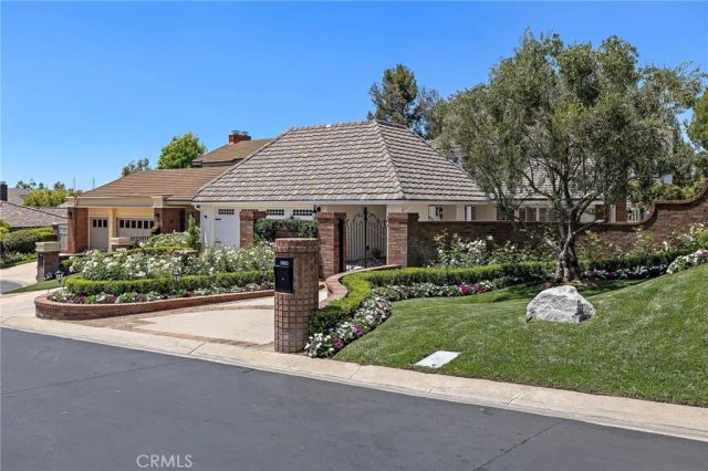 5603 E Crest De Ville, Orange, CA 92867
