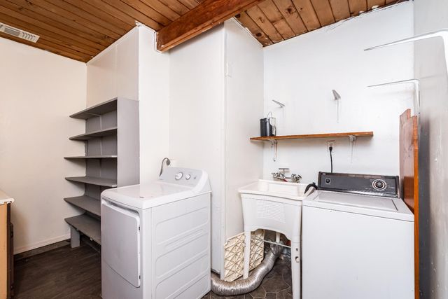 160 Arcade Blvd, Sacramento, CA 95815