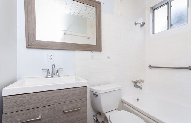 160 Arcade Blvd, Sacramento, CA 95815