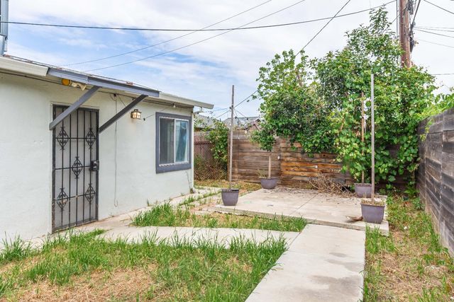 160 Arcade Blvd, Sacramento, CA 95815