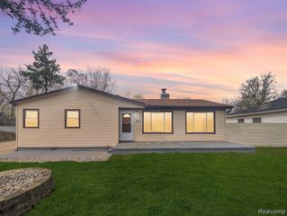 15870 Allen Road, Taylor, MI 48180