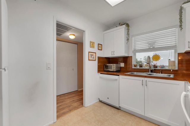 9440 Live Oak Place 402, Davie, FL 33324