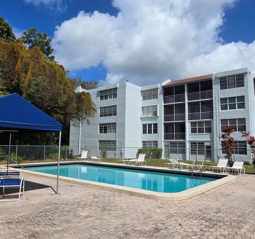 9440 Live Oak Place 402, Davie, FL 33324