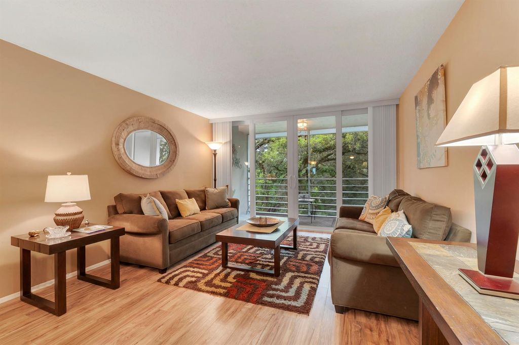 9440 Live Oak Place 402, Davie, FL 33324