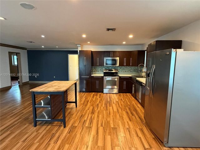 56 NW 39th Street 56, Miami, FL 33127
