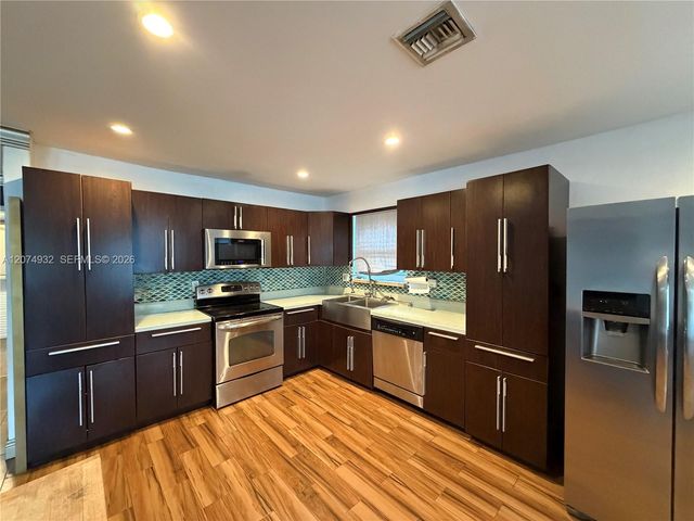 56 NW 39th Street 56, Miami, FL 33127