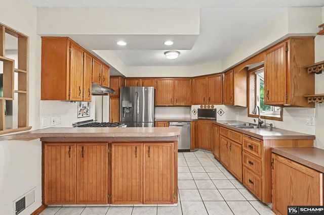 2314 S 46 Avenue, Omaha, NE 68106