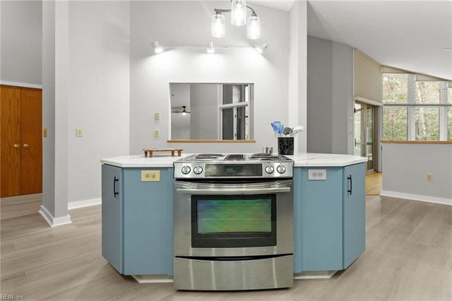 5731 Kings Ridge RD, Gloucester, VA 23061