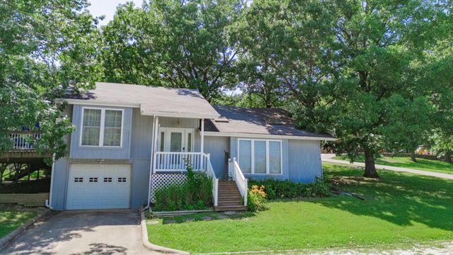 18220 S 1511 Road, Stockton, MO 65785