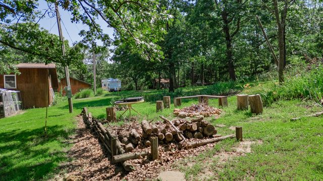 18220 S 1511 Road, Stockton, MO 65785