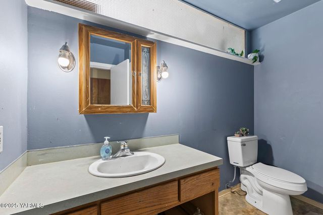 S 912 29th Ave, Yakima, WA 98902