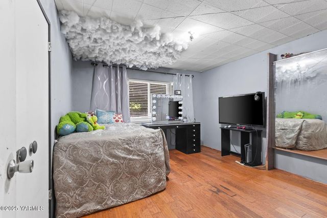 S 912 29th Ave, Yakima, WA 98902