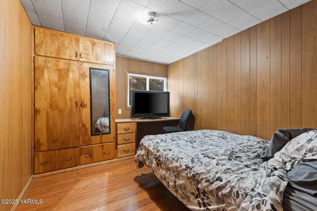 S 912 29th Ave, Yakima, WA 98902