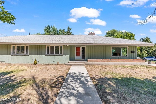S 912 29th Ave, Yakima, WA 98902