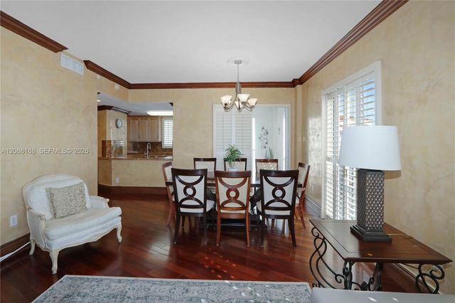 10 Aragon Avenue 1216, Coral Gables, FL 33134