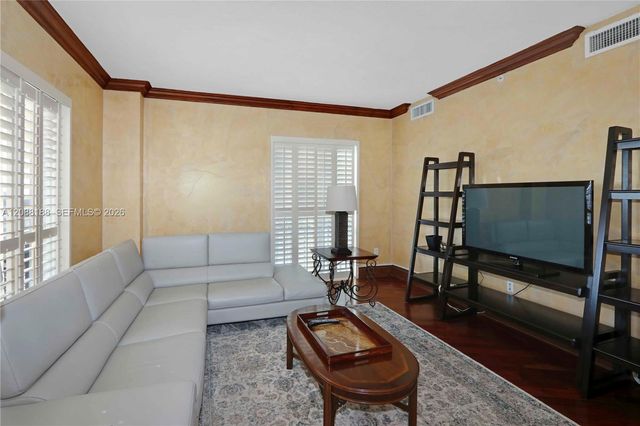 10 Aragon Avenue 1216, Coral Gables, FL 33134