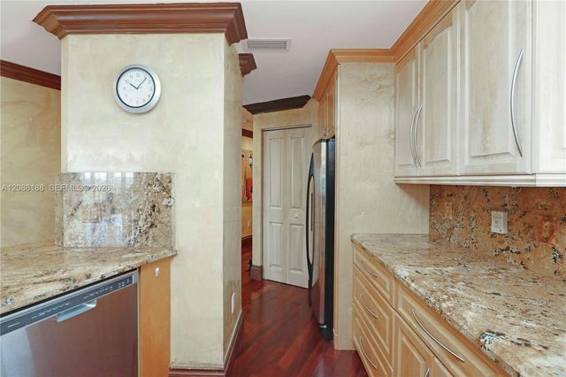 10 Aragon Avenue 1216, Coral Gables, FL 33134
