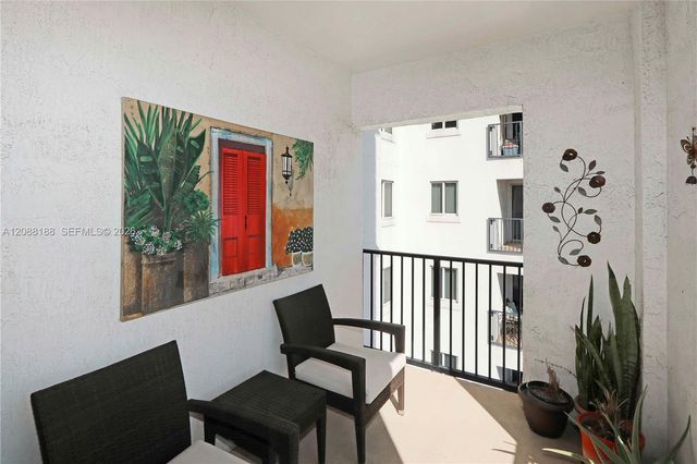 10 Aragon Avenue 1216, Coral Gables, FL 33134