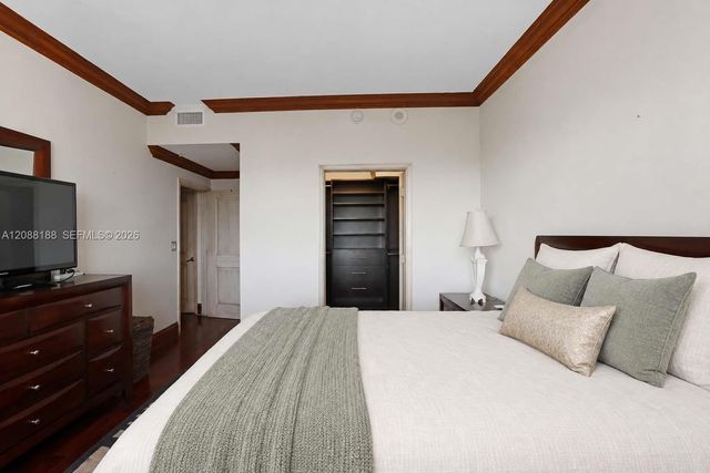 10 Aragon Avenue 1216, Coral Gables, FL 33134