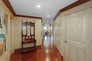 10 Aragon Avenue 1216, Coral Gables, FL 33134