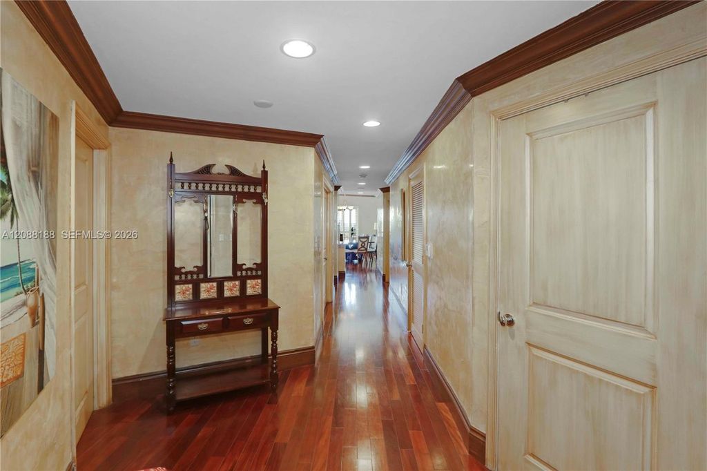 10 Aragon Avenue 1216, Coral Gables, FL 33134