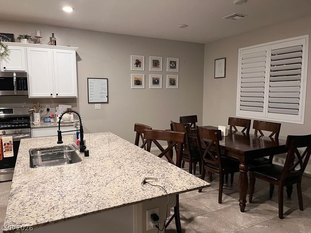 4507 Creekside Cavern Avenue, North Las Vegas, NV 89084