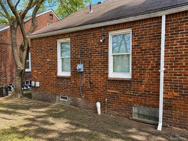 18235 Freeland Street, Detroit, MI 48235