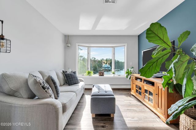 20 Dune Drive, Bayville, NJ 08721