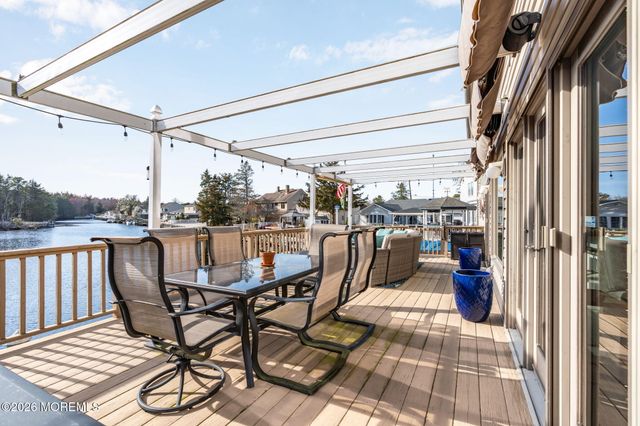 20 Dune Drive, Bayville, NJ 08721