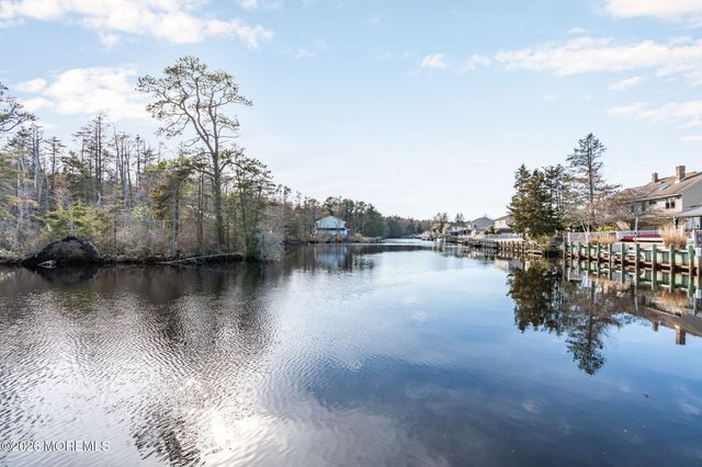 20 Dune Drive, Bayville, NJ 08721