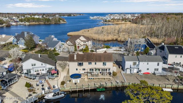 20 Dune Drive, Bayville, NJ 08721