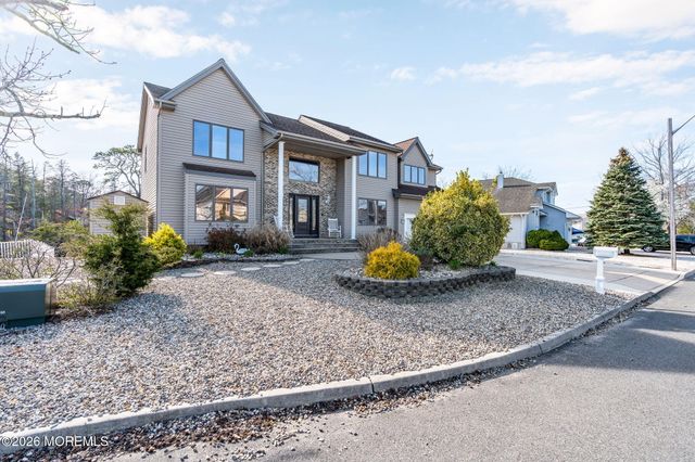 20 Dune Drive, Bayville, NJ 08721