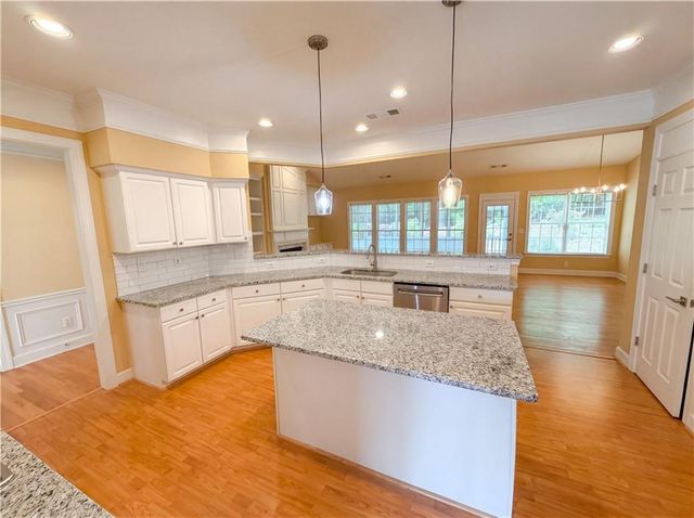 1255 Bookhout Drive, Cumming, GA 30041