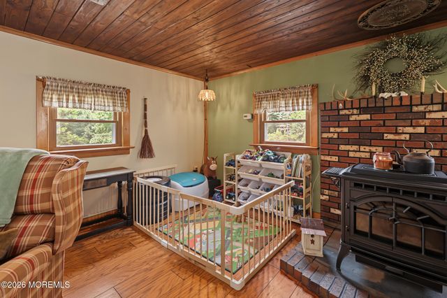 2 Woodruff Road, New Egypt, NJ 08533