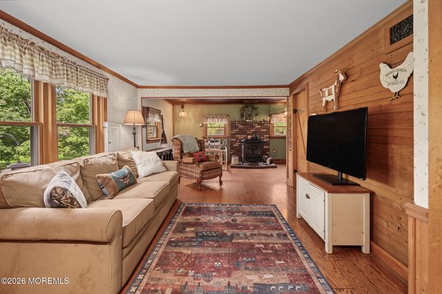 2 Woodruff Road, New Egypt, NJ 08533