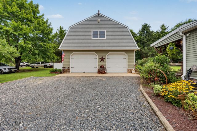 2 Woodruff Road, New Egypt, NJ 08533