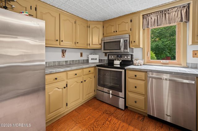 2 Woodruff Road, New Egypt, NJ 08533