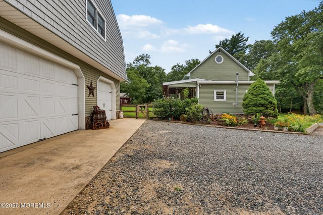 2 Woodruff Road, New Egypt, NJ 08533