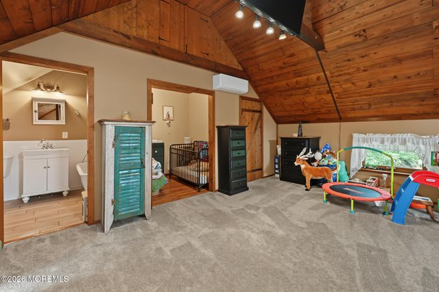 2 Woodruff Road, New Egypt, NJ 08533