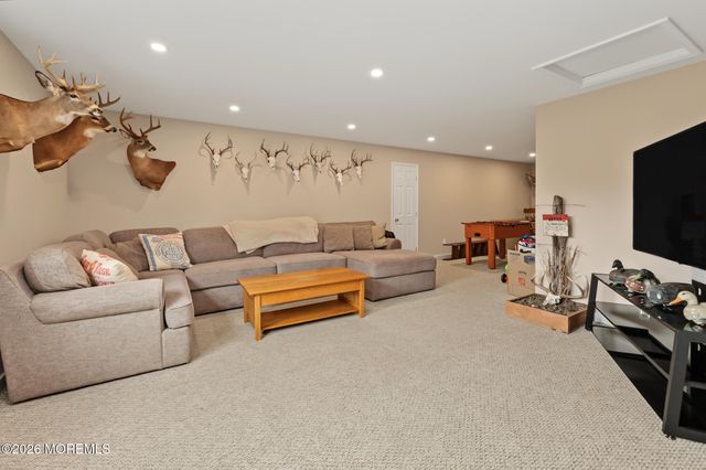 2 Woodruff Road, New Egypt, NJ 08533