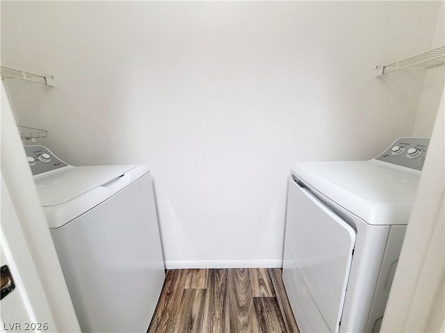 5855 Valley Drive 2004, North Las Vegas, NV 89031