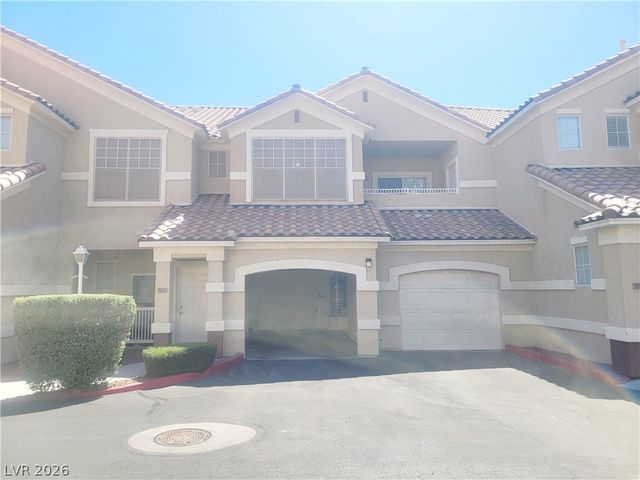5855 Valley Drive 2004, North Las Vegas, NV 89031