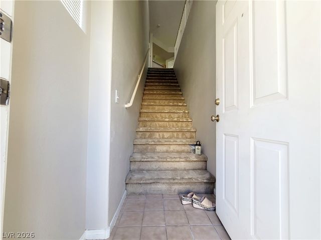 5855 Valley Drive 2004, North Las Vegas, NV 89031