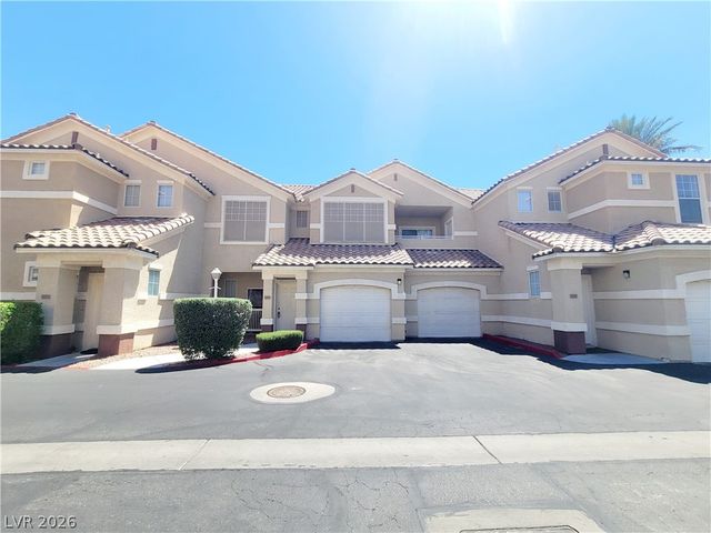 5855 Valley Drive 2004, North Las Vegas, NV 89031