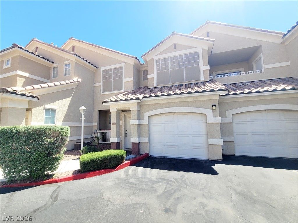 5855 Valley Drive 2004, North Las Vegas, NV 89031