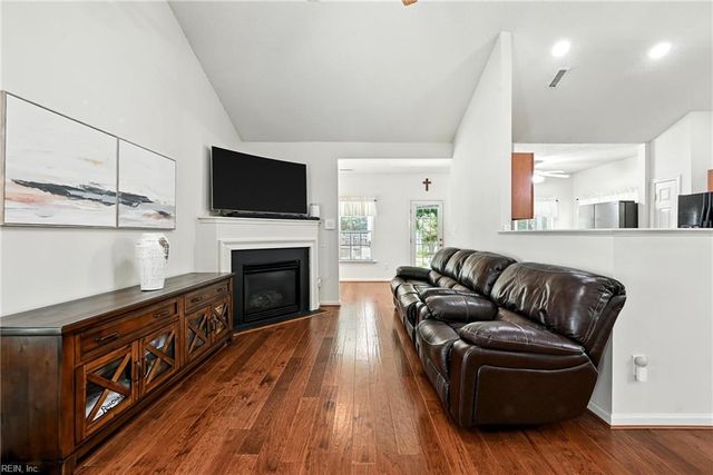 610 Holmes BLVD, Yorktown, VA 23692